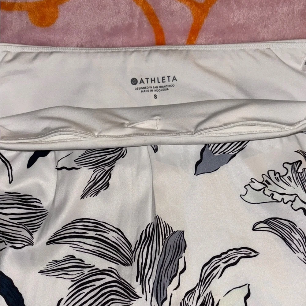 Athleta Floral Print Laser Run Skort - Picture 3 of 4